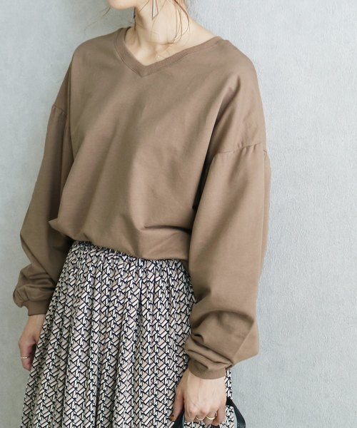 reca（レカ）の「2way Uネック&Vネックボリュームスウェットカットソー（スウェット・レディース・オフホワイト/ライトグレー/ベージュ/ネイビー/ピンク/カーキ/アイボリー/モカ/ベージュ系その他・M/FREE）」の4枚目の写真
