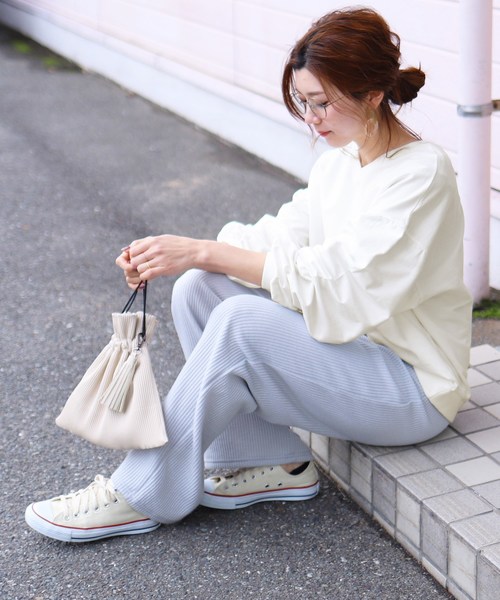 reca（レカ）の「2way Uネック&Vネックボリュームスウェットカットソー（スウェット・レディース・オフホワイト/ライトグレー/ベージュ/ネイビー/ピンク/カーキ/アイボリー/モカ/ベージュ系その他・M/FREE）」の19枚目の写真