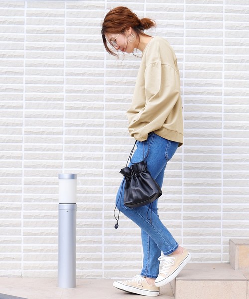 reca（レカ）の「2way Uネック&Vネックボリュームスウェットカットソー（スウェット・レディース・オフホワイト/ライトグレー/ベージュ/ネイビー/ピンク/カーキ/アイボリー/モカ/ベージュ系その他・M/FREE）」の22枚目の写真