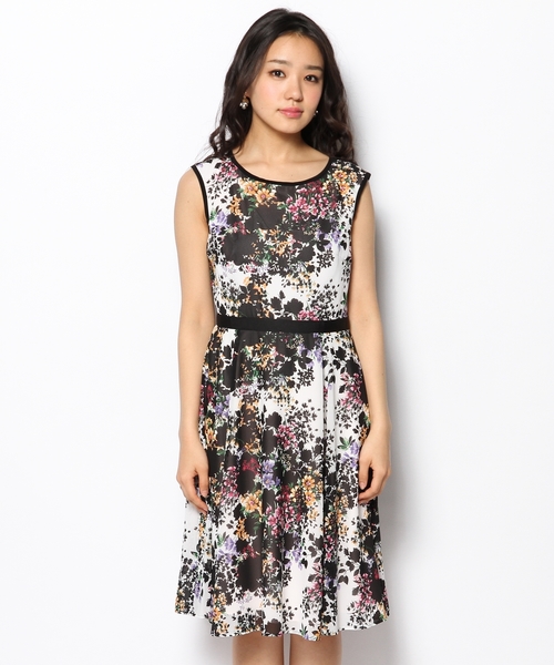 TOCCA（トッカ）の「Ｃａｍｅｌｉａドレス（ワンピース・レディース・ブラック系5・4/0/2/6）」の12枚目の写真