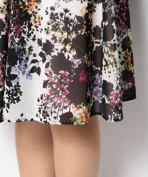 TOCCA（トッカ）の「Ｃａｍｅｌｉａドレス（ワンピース・レディース・ブラック系5・4/0/2/6）」の5枚目の写真