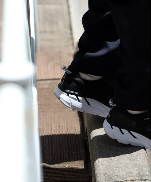 HOKA(ホカ)の「HOKA ONE ONE / ホカ オネオネ CLIFTON6(スニーカー・メンズ・ブラック/レッド/ブルー・26/27/28/29/25.5/26.5/27.5)」の6枚目の写真