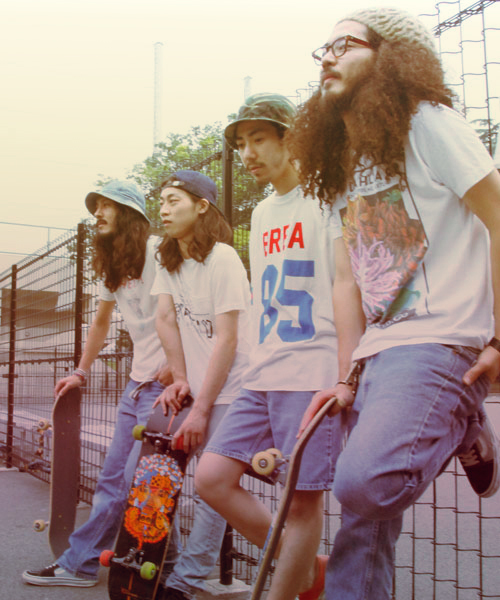 AMERICAN RAG CIE(アメリカンラグシー)の「marka × AMERICAN RAG CIE 別注SMILY Tシャツ∴(Tシャツ/カットソー・メンズ・オフホワイト/ネイビー・1/2)」の7枚目の写真