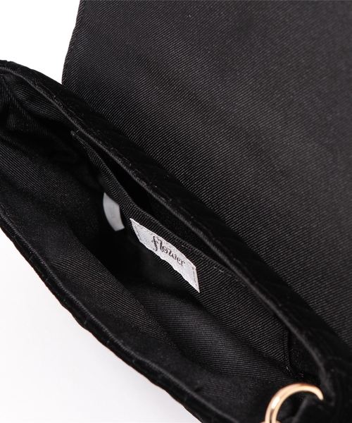 flower（フラワー）の「シーンバッグ（ショルダーバッグ・レディース・ブラック/アイボリー・FREE）」の4枚目の写真