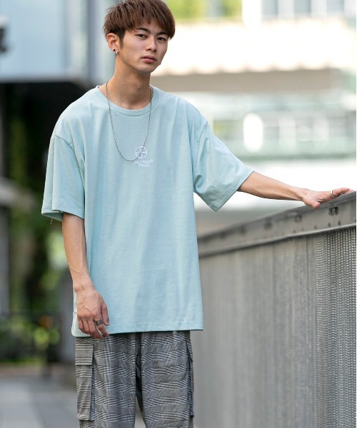 En serio TOKYO（エンソリオトーキョー）の「トレードマーク刺繍ロゴ ビッグシルエット Tシャツ（Tシャツ/カットソー・メンズ・ブラック/オフホワイト/サンドベージュ/スモークピンク/グレイッシュブルー・LL/S/M/L）」の4枚目の写真