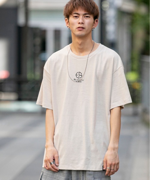 En serio TOKYO（エンソリオトーキョー）の「トレードマーク刺繍ロゴ ビッグシルエット Tシャツ（Tシャツ/カットソー・メンズ・ブラック/オフホワイト/サンドベージュ/スモークピンク/グレイッシュブルー・LL/S/M/L）」の6枚目の写真