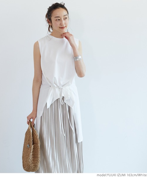 coca(coca)(コカ)の「アシンメトリーノースリトップス(Tシャツ/カットソー・レディース・ブラック/ホワイト・ONE SIZE)」の3枚目の写真