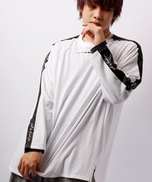 RE730（アールイーセブンサーティー）の「【RE730】モンスターシルエットTシャツ　袖ライン（Tシャツ/カットソー・レディース）」