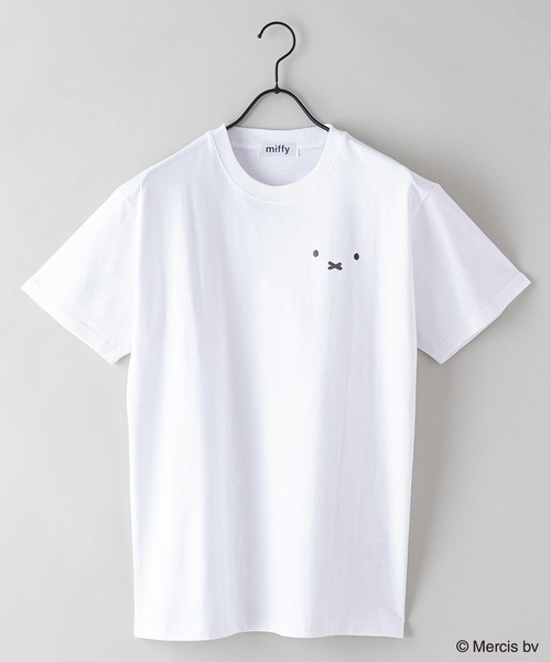 Miffy（ ミッフィー）の「【MIFFY/ミッフィー】別注Ｔシャツ（Tシャツ/カットソー・メンズ・ブラック/ピンク/ベージュ系その他/ベージュ/ホワイト/オフホワイト/ブルー/ホワイト系その他・LARGE/MEDIUM/SMALL）」の2枚目の写真
