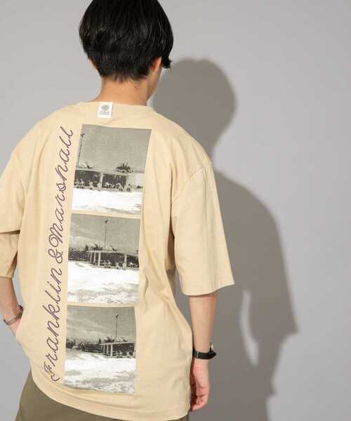 ITEMS URBANRESEARCH（アイテムズ アーバンリサーチ）の「F&M バックフォトプリントTシャツ（Tシャツ/カットソー・メンズ・ブラック/ホワイト/ベージュ・MEDIUM/LARGE）」の3枚目の写真