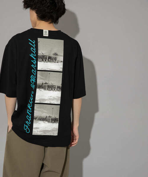 ITEMS URBANRESEARCH（アイテムズ アーバンリサーチ）の「F&M バックフォトプリントTシャツ（Tシャツ/カットソー・メンズ・ブラック/ホワイト/ベージュ・MEDIUM/LARGE）」の7枚目の写真