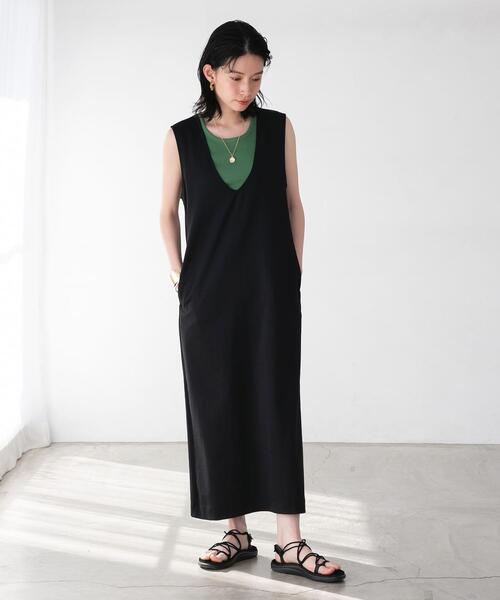 FEELING MADE（フィーリングメイド）の「FEELING MADE ストレッチポンチ Vネック ジャンパースカート（ワンピース・レディース・パープル/ブラック/ダークグリーン・MEDIUM/SMALL/LARGE）」の17枚目の写真