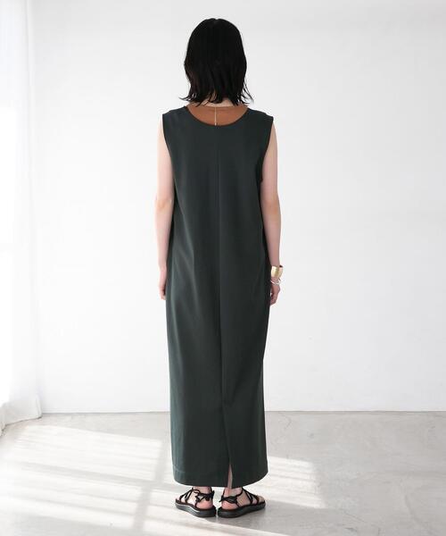 FEELING MADE（フィーリングメイド）の「FEELING MADE ストレッチポンチ Vネック ジャンパースカート（ワンピース・レディース・パープル/ブラック/ダークグリーン・MEDIUM/SMALL/LARGE）」の13枚目の写真