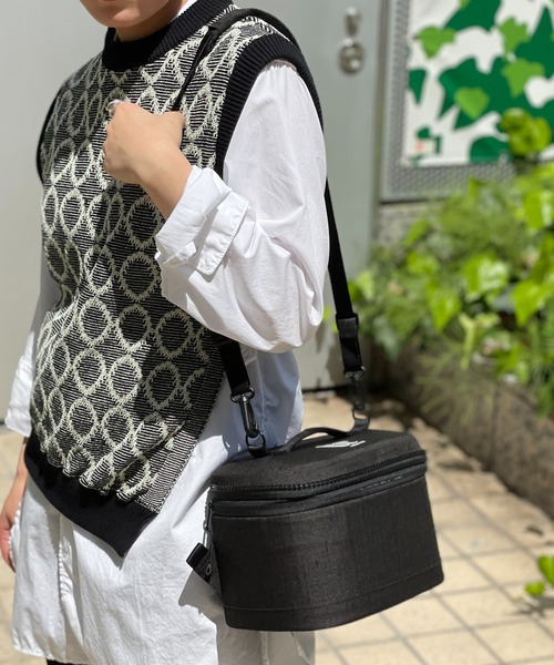 GARDEN TOKYO（ガーデントウキョウ）の「Wayks/ウェイクス/Cube Compact 5L/キューブコンパクト 5L（ショルダーバッグ・メンズ・ブラック/サンドベージュ・FREE）」の3枚目の写真