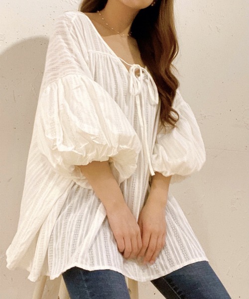 ROYAL PARTY(ロイヤルパーティー)の「【ZOZO限定】ボリュームスリーブチュニック(シャツ/ブラウス・レディース・ホワイト/ブラック・FREE)」の5枚目の写真