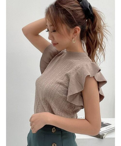 RESEXXY（リゼクシー）の「バックデザインレースニットトップス（ニット/セーター・レディース・ブラック/ベージュ/アイボリー・FREE）」の3枚目の写真