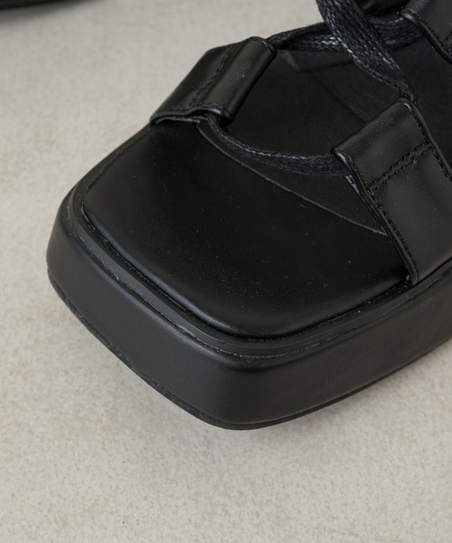 Kastane（カスタネ）の「バルキーレースアップサンダル（サンダル・レディース・アイボリー/ブラック・M/L）」の14枚目の写真