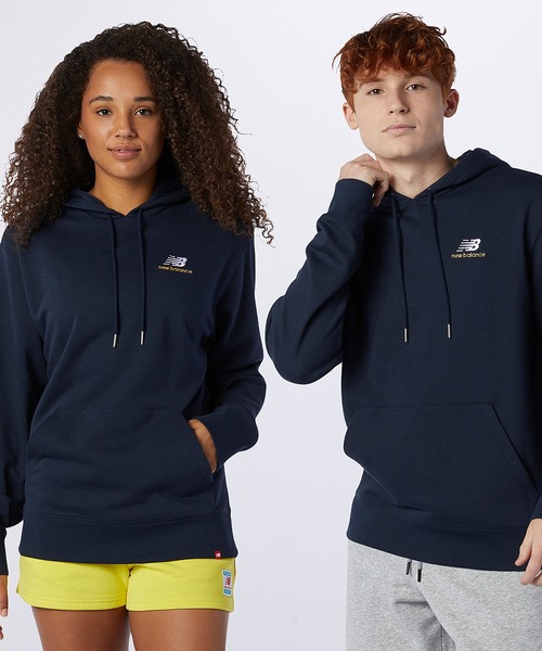NEW BALANCE(ニューバランス)の「NB Essentials 刺しゅうロゴ スウェットフーディ(パーカー・メンズ・グレー/ライトイエロー/ネイビー/ブラック/バーガンディー/ダークグリーン・SMALL/LARGE/MEDIUM/X-LARGE/XX-LARGE)」の4枚目の写真