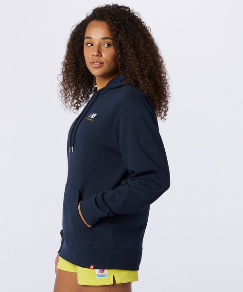 NEW BALANCE(ニューバランス)の「NB Essentials 刺しゅうロゴ スウェットフーディ(パーカー・メンズ・グレー/ライトイエロー/ネイビー/ブラック/バーガンディー/ダークグリーン・SMALL/LARGE/MEDIUM/X-LARGE/XX-LARGE)」の17枚目の写真