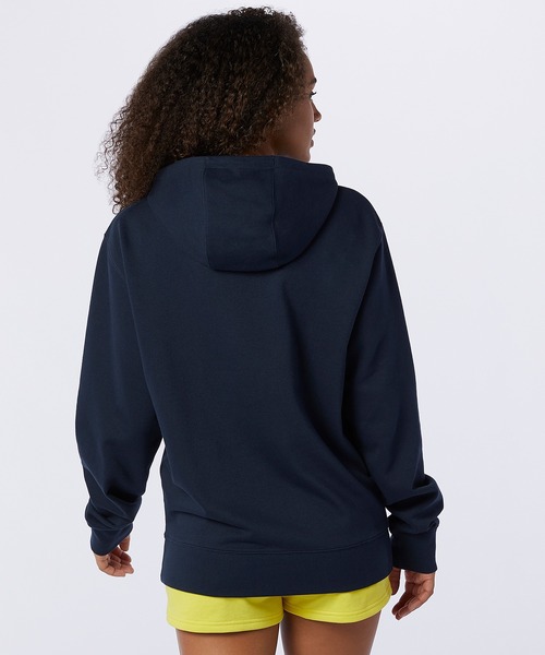 NEW BALANCE(ニューバランス)の「NB Essentials 刺しゅうロゴ スウェットフーディ(パーカー・メンズ・グレー/ライトイエロー/ネイビー/ブラック/バーガンディー/ダークグリーン・SMALL/LARGE/MEDIUM/X-LARGE/XX-LARGE)」の18枚目の写真