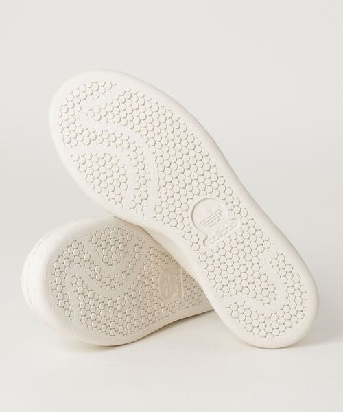 adidas（アディダス）の「ADIDAS STAN SMITH W スタンスミス GX3510 CWHT/OWHT/HGRN（スニーカー）」 -  WEAR