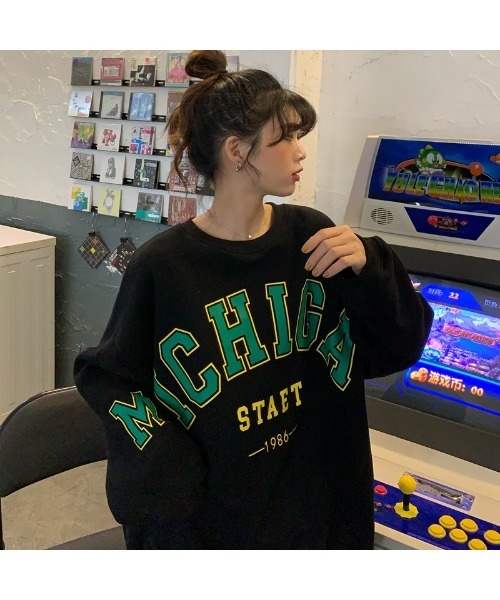 DEVICE（デバイス）の「ボリュームスリーブ ビッグシルエット レター プリント スウェット トレーナー（スウェット・レディース・ブラック/ブルー・FREE）」の6枚目の写真