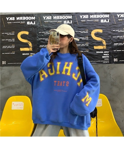 DEVICE（デバイス）の「ボリュームスリーブ ビッグシルエット レター プリント スウェット トレーナー（スウェット・レディース・ブラック/ブルー・FREE）」の8枚目の写真