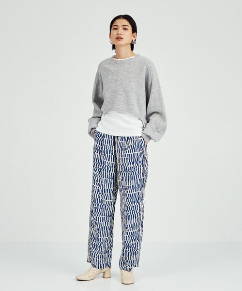 BRACTMENT（ブラクトメント）の「＜BRACTMENT(ブラクトメント)＞BM Wスカーフ付きクロップド プルオーバー（ニット/セーター・レディース・ライトグレー/ベージュ・FREE）」の2枚目の写真