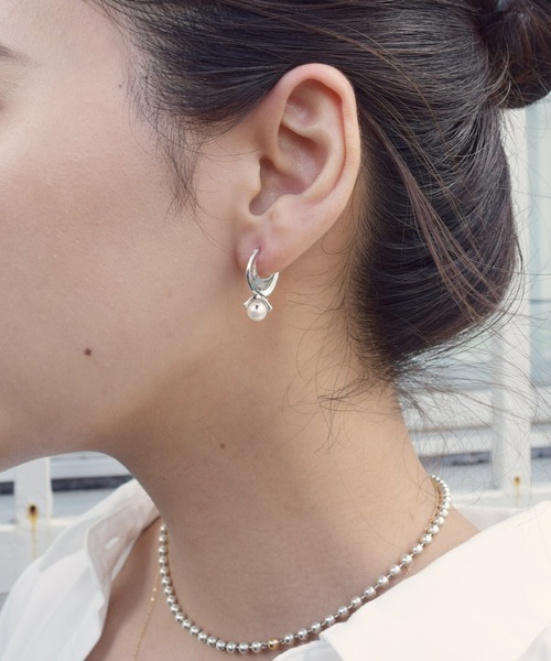 e.m.（イーエム）の「Pull top Pearl Pierce（ピアス（片耳用）・レディース・シルバー・FREE）」の3枚目の写真