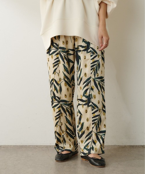 SHENERY(シーナリー)の「柄イージーパンツ(その他パンツ・レディース・アイボリー/キャメル・FREE)」の19枚目の写真
