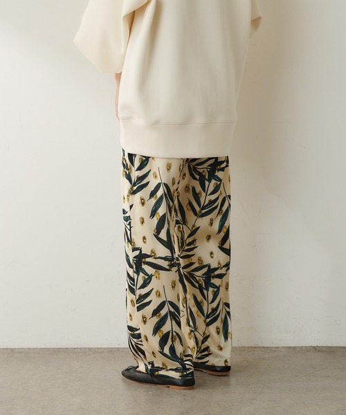 SHENERY(シーナリー)の「柄イージーパンツ(その他パンツ・レディース・アイボリー/キャメル・FREE)」の21枚目の写真