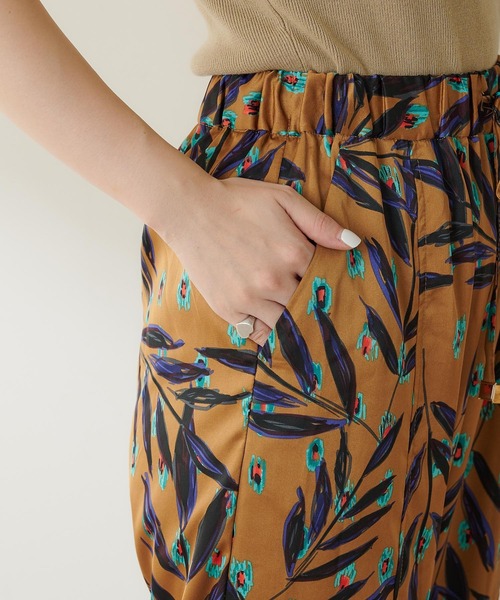 SHENERY(シーナリー)の「柄イージーパンツ(その他パンツ・レディース・アイボリー/キャメル・FREE)」の16枚目の写真