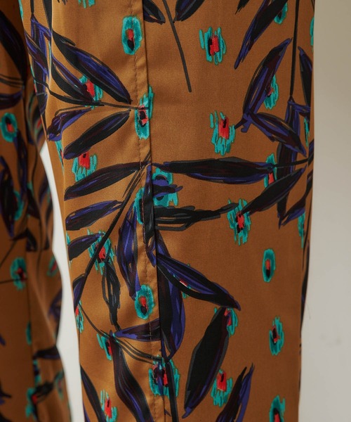 SHENERY(シーナリー)の「柄イージーパンツ(その他パンツ・レディース・アイボリー/キャメル・FREE)」の18枚目の写真