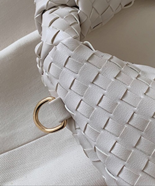 LIPSERVICE(リップサービス)の「編み込みラウンド2WAYバッグ【ZOZOTOWN限定】(ショルダーバッグ・レディース・アイボリー/イエロー/ブラック・FREE)」の6枚目の写真