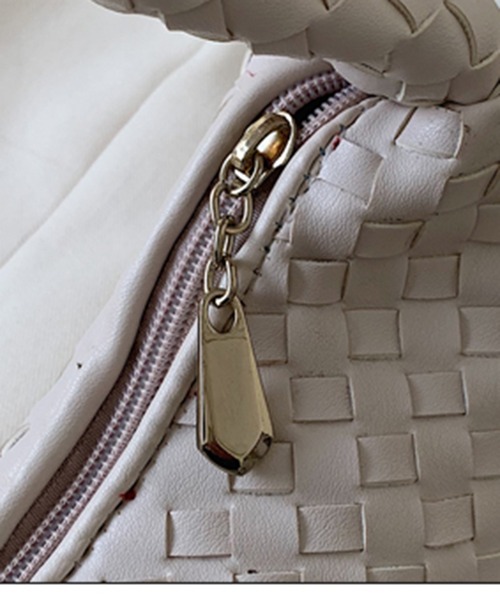 LIPSERVICE(リップサービス)の「編み込みラウンド2WAYバッグ【ZOZOTOWN限定】(ショルダーバッグ・レディース・アイボリー/イエロー/ブラック・FREE)」の4枚目の写真