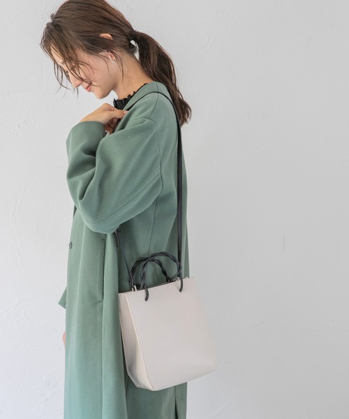 LEPSIM(レプシィム)の「【驚くほど、かるーーーい】ネジリミニショルダーバッグ 236418(ショルダーバッグ・レディース・ブラック/シルバー/ホワイト系その他/ブラウン系その他・ONE SIZE)」の2枚目の写真