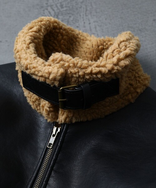 FREAK'S STORE（フリークスストア）の「WEB限定 フェイクレザー ボンディングボア B-3ブルゾン/フェイクムートン/ビッグシルエット（ブルゾン・メンズ・ブラック/ブラウン・SMALL/LARGE/MEDIUM）」の5枚目の写真