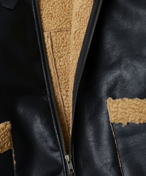 FREAK'S STORE（フリークスストア）の「WEB限定 フェイクレザー ボンディングボア B-3ブルゾン/フェイクムートン/ビッグシルエット（ブルゾン・メンズ・ブラック/ブラウン・SMALL/LARGE/MEDIUM）」の8枚目の写真