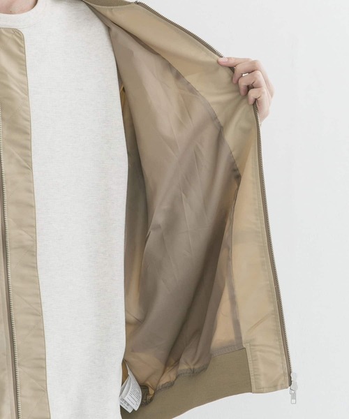 URBAN RESEARCH（アーバンリサーチ）の「オーバーサイズMA1（MA-1・メンズ・ベージュ/パープル/グレー/カーキ/ピンク・FREE）」の7枚目の写真