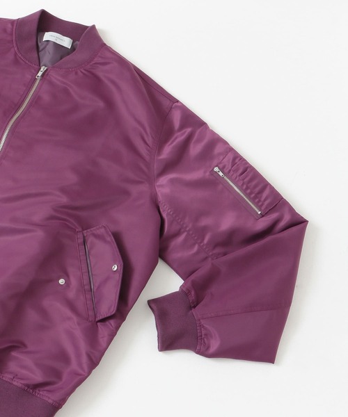 URBAN RESEARCH（アーバンリサーチ）の「オーバーサイズMA1（MA-1・メンズ・ベージュ/パープル/グレー/カーキ/ピンク・FREE）」の17枚目の写真