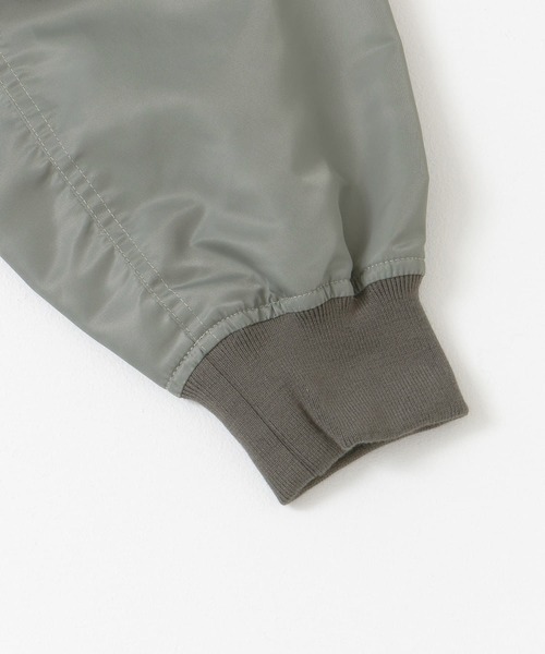 URBAN RESEARCH（アーバンリサーチ）の「オーバーサイズMA1（MA-1・メンズ・ベージュ/パープル/グレー/カーキ/ピンク・FREE）」の18枚目の写真