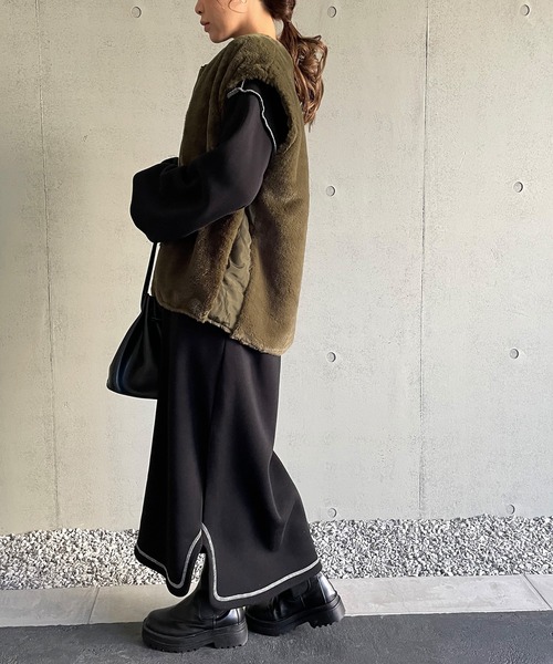 JUNOAH（ジュノア）の「リバーシブルキルティングボアベスト（ベスト・レディース・ブラック/ベージュ/グレー/グリーン/クリーム・MEDIUM/LARGE）」の9枚目の写真