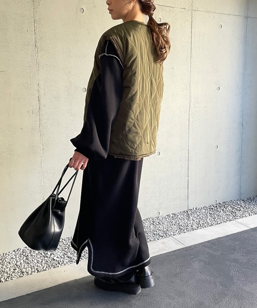 JUNOAH（ジュノア）の「リバーシブルキルティングボアベスト（ベスト・レディース・ブラック/ベージュ/グレー/グリーン/クリーム・MEDIUM/LARGE）」の18枚目の写真