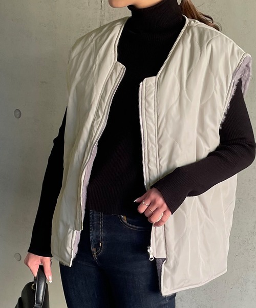 JUNOAH（ジュノア）の「リバーシブルキルティングボアベスト（ベスト・レディース・ブラック/ベージュ/グレー/グリーン/クリーム・MEDIUM/LARGE）」の16枚目の写真