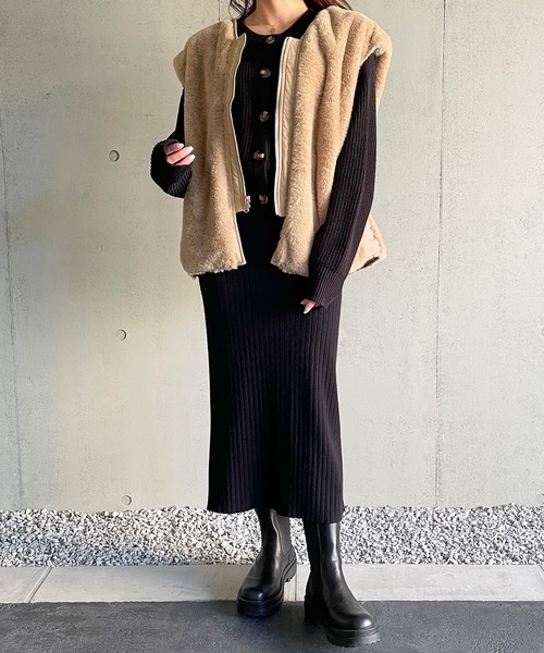 JUNOAH（ジュノア）の「リバーシブルキルティングボアベスト（ベスト・レディース・ブラック/ベージュ/グレー/グリーン/クリーム・MEDIUM/LARGE）」の7枚目の写真