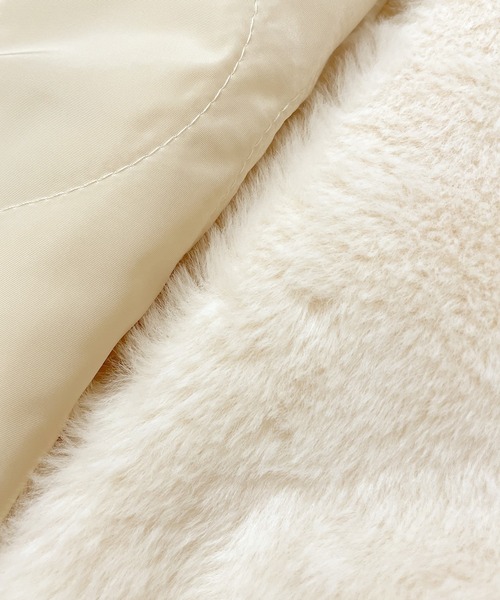 JUNOAH（ジュノア）の「リバーシブルキルティングボアベスト（ベスト・レディース・ブラック/ベージュ/グレー/グリーン/クリーム・MEDIUM/LARGE）」の17枚目の写真