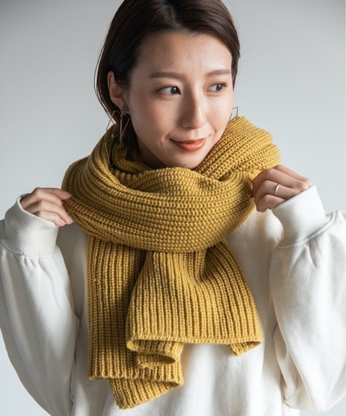 Chaco closet（チャコ クローゼット）の「畔編みふっくらシンプルロングボリュームマフラー（マフラー・レディース・ベージュ/パープル/グリーン・FREE）」の7枚目の写真