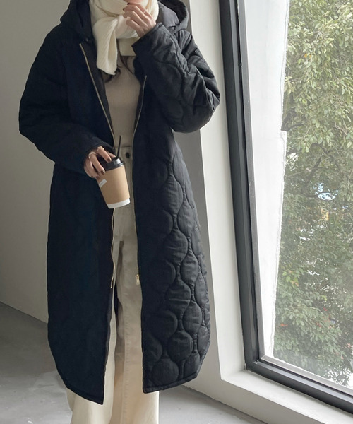 emi+（エミプラス）の「キルティングフディーコート（ノーカラーコート・レディース・ブラック/ネイビー/アイボリー・FREE）」の3枚目の写真