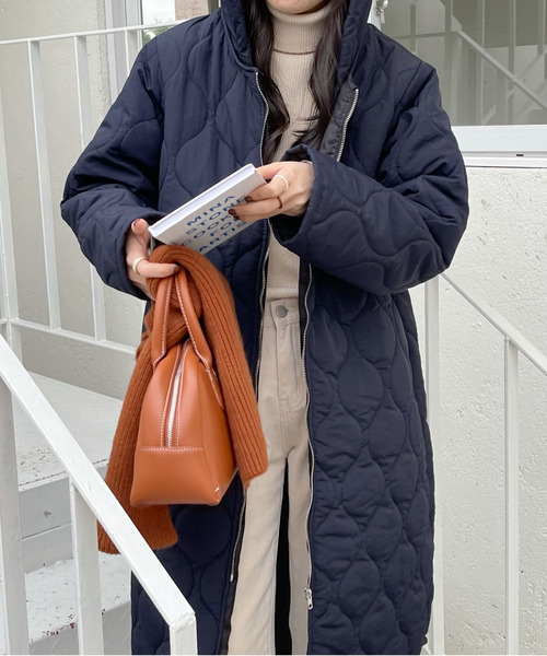 emi+（エミプラス）の「キルティングフディーコート（ノーカラーコート・レディース・ブラック/ネイビー/アイボリー・FREE）」の14枚目の写真