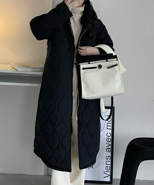 emi+（エミプラス）の「キルティングフディーコート（ノーカラーコート・レディース・ブラック/ネイビー/アイボリー・FREE）」の5枚目の写真